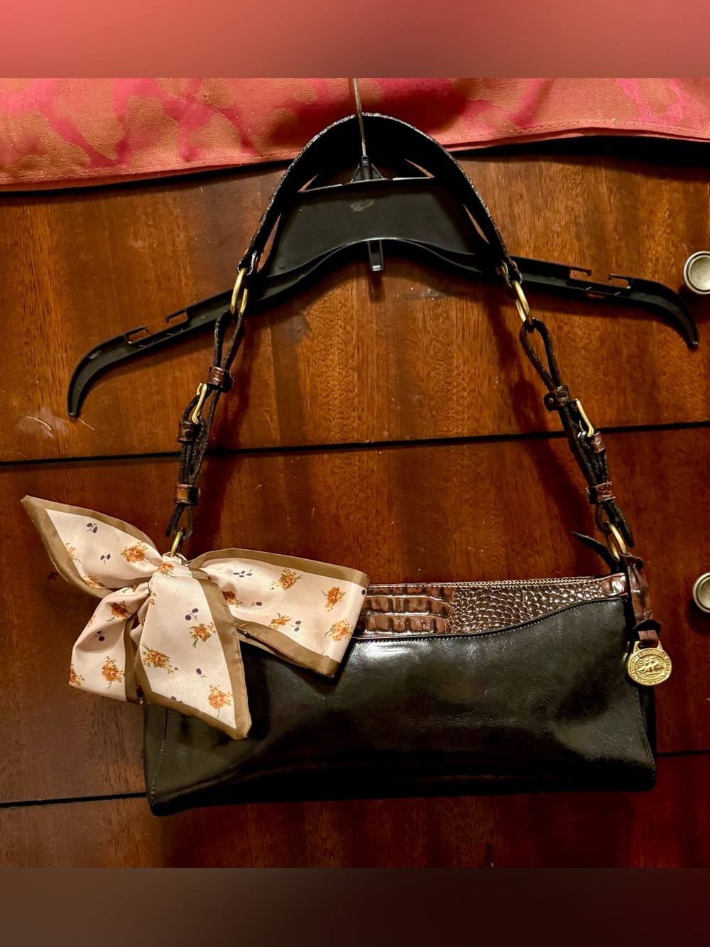 Brahmin Est 1982 Black Brown Croc-Embossed Zip Top Shoulder Bag Purse Bow